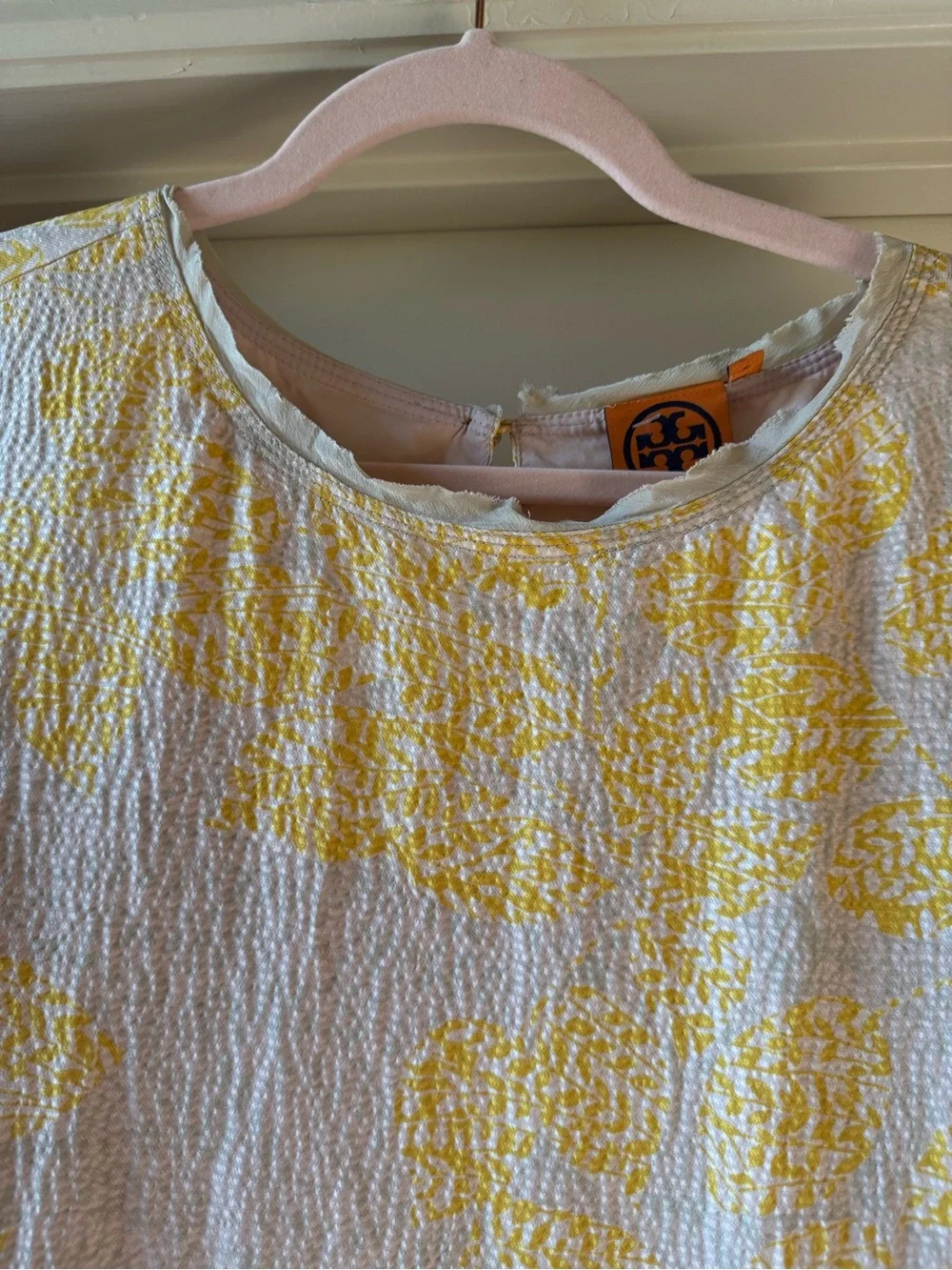 Tory Burch Yellow Printed Textured Puff Sleeve Goldtone Button 100% silk Sz 10